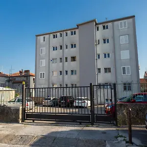 Apartman Izis Centar Pule