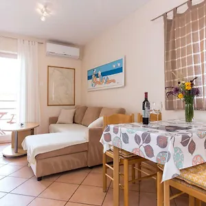 https://apartments-marta-krk.primorje-gorskikotar.com